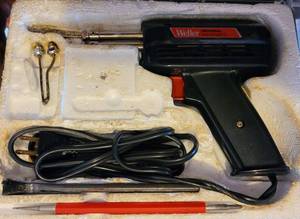 lot 743 image: WELLER SOLDERING GUN IN CASE AS SHOWN.