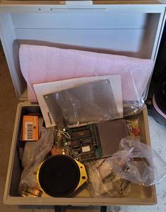 lot 788 image: PLASTIC CASE WITH ELECTRONIC PARTSACCESSORIES AS SHOWN.