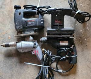 lot 796 image: LOT OF JIGSAW, PAD SANDER AND 2 DRILLS AS SHOWN.