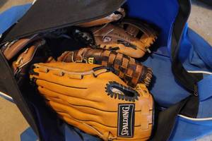 lot 802 image: LOT OF BASEBALL EQUIPMENT WITH BAG AS SHOWN.