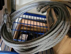 lot 830 image: HEAVY DUTY METAL CABLE AS SHOWN.