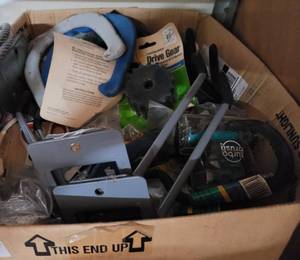 lot 831 image: MIXED LOT OF ASSORTED ITEMS AS SHOWN. NICE MIXED LOT