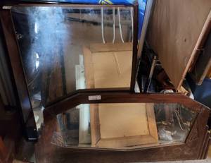 lot 838 image: LOT OF 2 VINTAGE DRESSER MIRRORS IN STYLES, COLORS SHOWN. THESE ARE HEAVY. (YOUR BID X 2)