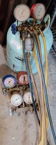 lot 851 image: R134A REFRIGERANT TANK WITH GAUGES AS SHOWN.