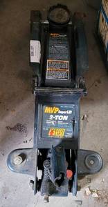 lot 905 image: MVP SUPERLIFT 2-TON HYDRAULIC JACK AS SHOWN. MISSING ONE WHEEL.