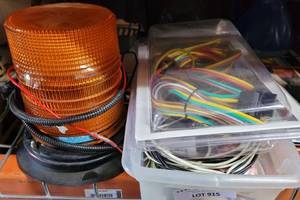 lot 915 image: AMBER LIGHT STAR HALO BEACON 255HTCLV-A36 AND TRAILER WIRING AS SHOWN.