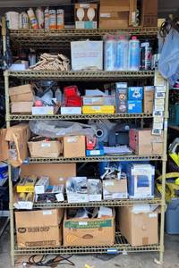 lot 945 image: METRO RACK STYLE SHELF AS SHOWN. CONTENTS NOT INCLUDED. DELAYED PICK UP -- SATURDAY AFTER 400 PM OR SUNDAY