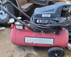 lot 956 image: AIR COMPRESSOR AS SHOWN.