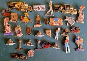 lot 960 image: LOT OF 30 VINTAGE COLLECTIBLE JAYCEES PINS AS SHOWN. (YOUR BID X 30)