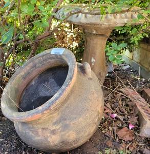 lot 993 image: CONCRETE BIRD BATH AND CLAY POT AS SHOWN. BIRD BATH IS HEAVY