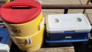 lot 1003 image: 10 GALLON IGLOO WATER JUG AND COOLER AS SHOWN. (YOUR BID X 2)