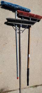 lot 1028 image: LOT OF 3 SWEEPERS AS SHOWN. (YOUR BID X 3)