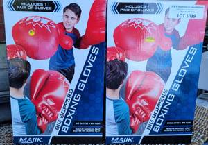 lot 1039 image: LOT OF 2 NEW BIG BOPPERS BOXING GLOVES IN BOXES AS SHOWN. (YOUR BID X 2)