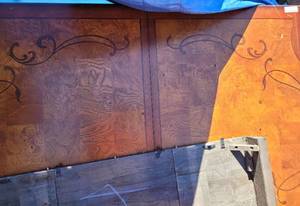 lot 1070 image: LARGE DINING TABLE WITH TWO LEAVES IN STYLE, COLOR, AND CONDITION SHOWN. LEGS NOT PICTURED. CART NOT INCLUDED.