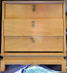 lot 1072 image: LOT OF 2 NIGHT STANDS IN STYLE, COLOR, AND CONDITION SHOWN. (YOUR BID X 2)