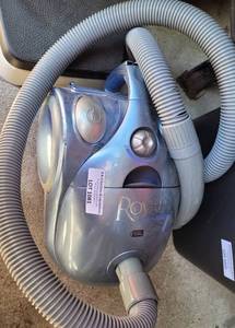 lot 1081 image: ROYAL ALTO PRO 1000 VACUUM AS SHOWN.