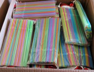 lot 1086 image: LOT OF 48 NEW PACKS OF PLASTIC STRAWS AS SHOWN. (YOUR BID X 48)