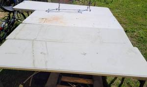 lot 1116 image: LOT OF 4 PLASTIC FOLDING TABLES IN VARIOUS SIZES AS SHOWN. (YOUR BID X 4)