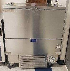 lot 9 image: Mod-U-Serve Stainless Steel Milk Cooler, Model MCT-DM1