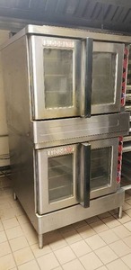 lot 32 image: Blodgett Double Stack Gas Oven, Model DFG1XLAA