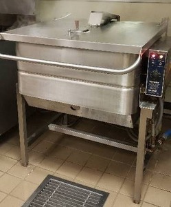 lot 33 image: Grogen NHFPE-3 30 Gallon Stainless Steel Tilt Skillet