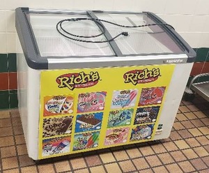 lot 55 image: Liebherr Impulse Chest Freezer