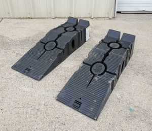 lot 33 image: Pair of Rhino Ramps - 3,000LB Capacity Each