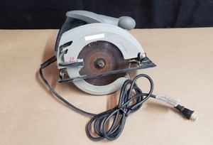 lot 16 image: Craftsman 7 14 Circular Saw - Model 172.108650