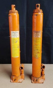 lot 30 image: Pair of Central Hydraulic 3 Ton Capacity Hydraulic Long Ram Jacks