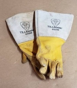 lot 40 image: Pair of Tillman 850M Leather Welding Gloves