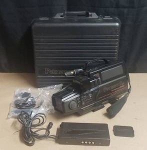 lot 143 image: Panasonic OmniMovie AF X10 CCD VHS Camcorder with Case