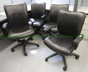 lot 27 image: Commercial office desk chairs (Bid is times the quantity)