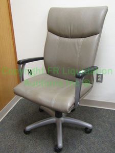 lot 74 image: Executive high back office chair