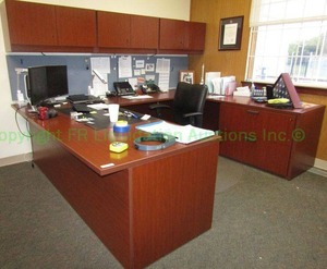 lot 85 image: National Waveworks modular U-station work desk with overhead storage (Contents not included)