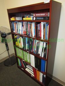 lot 87 image: Mahogany veneer book case (Contents not included), 60x36x12