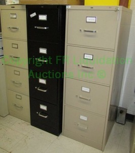 lot 124 image: HON 4-drawer filing cabinets 3 count