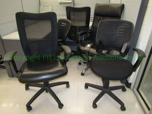 lot 127 image: High performance rolling office chairs (Bid is times the quantity)