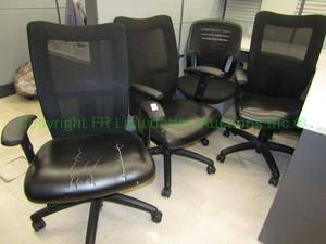 lot 162 image: High performance rolling office chairs