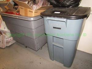 lot 182 image: Rubbermaid Standard (3712) rolling bin and rolling waste receptacle