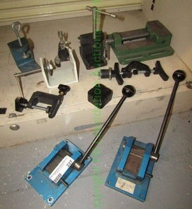 lot 227 image: Assorted vices and clamps