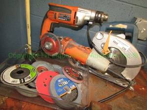 lot 236 image: RIDGID R7111 drill, Ryobi circular saw and 4 angle grinder with attachments