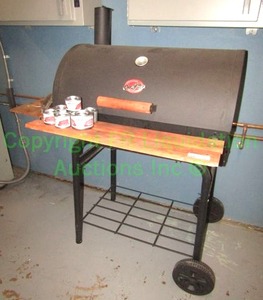 lot 245 image: Char Griller BBQ with sterno cans and accessories