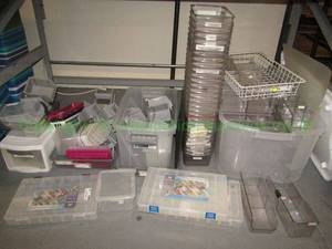 lot 337 image: Assorted organization and plastic storage components