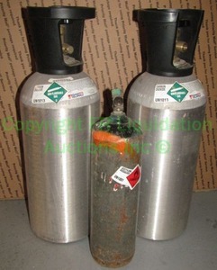 lot 319 image: Carbon Dioxide non-flammable gas cartridges (3)