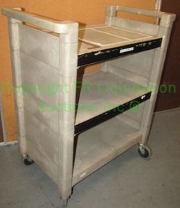 lot 318 image: Rubbermaid 3-shelf wheeled utility cart
