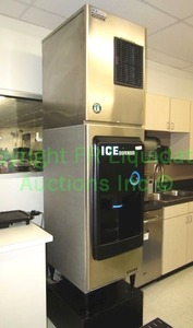 lot 731 image: Hoshizaki DB-130H HotelMotel Ice Dispenser with 130 lbs Capacity  Stainless Steel Exterior