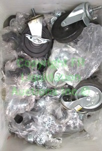 lot 289 image: Swivel wheels with brackets and assorted castors