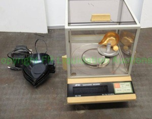 lot 261 image: AND Specific weight electronic balance (Model FX-40) Up to 41g w gemstone scoops and glass case