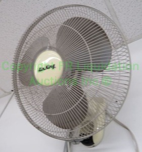 lot 464 image: AIR KING wall mounted fan Buyer to remove Please bring assistance if needed