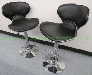 lot 500 image: Bonded leather and chrome adjustable beautician stools 2 ct (Bid is times the quantity)